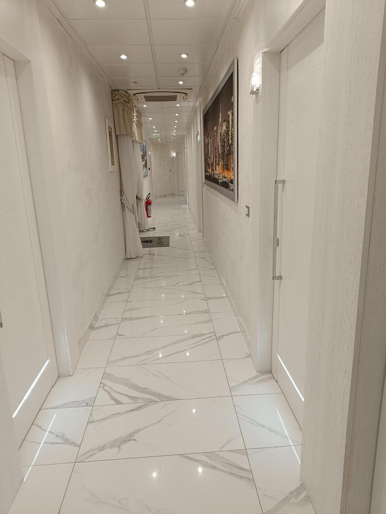 Hotel Paradise ポルト・チェザーレオ エクステリア 写真